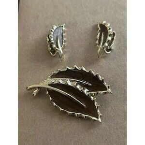 Vintage Sarah Coventry Brown Leaf Brooch & Clip-On Earrings Set